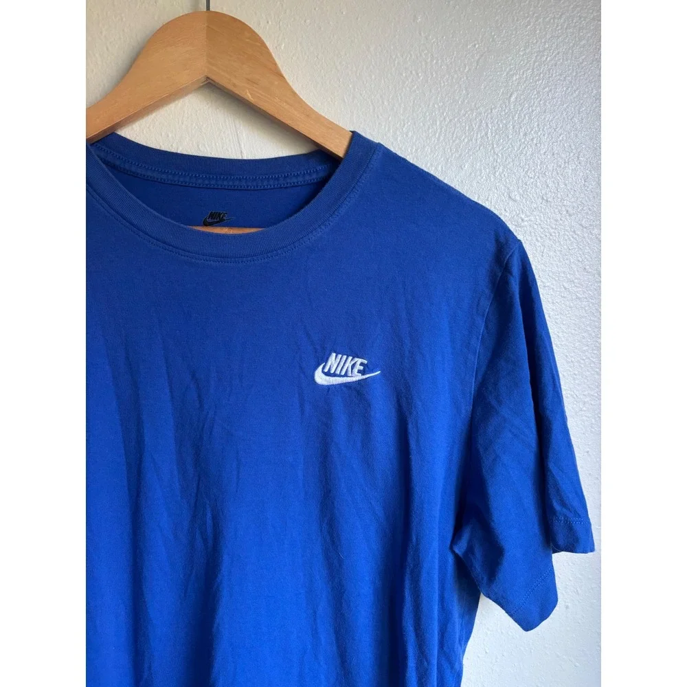 Nike Mens The Nike Tee Futura Embroidered Logo Royal Blue Cotton T-Shirt Medium